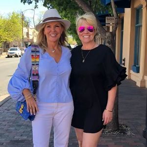 Meet your Posher, Debra